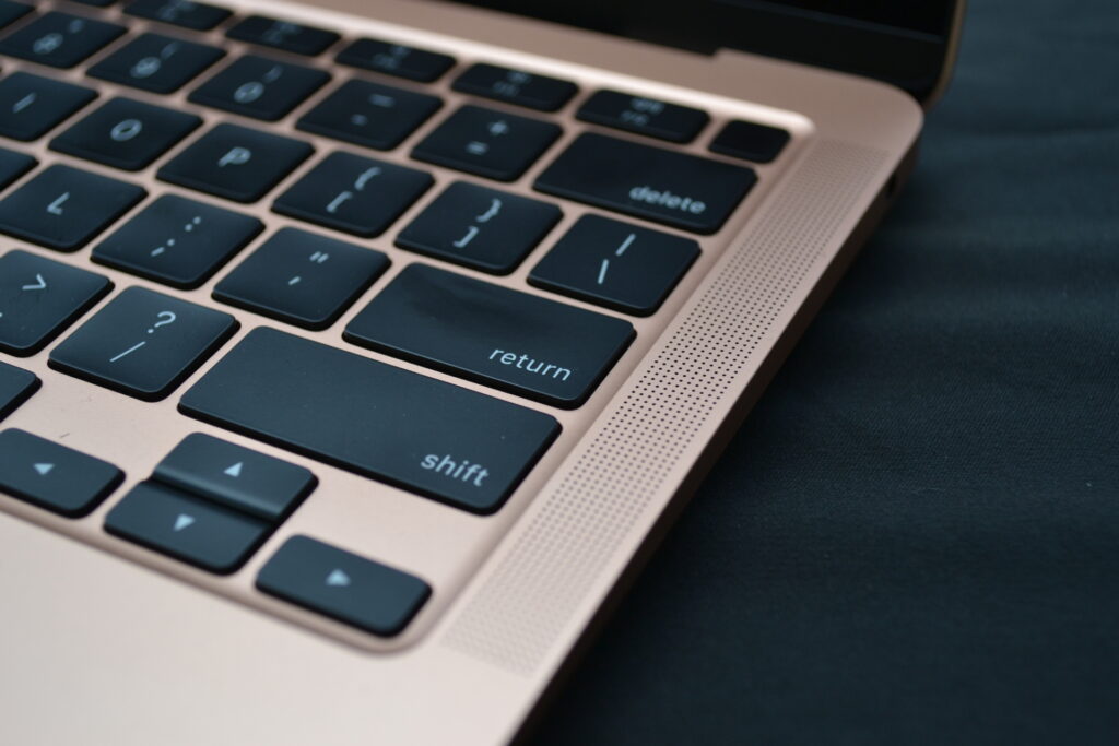 Apple MacBook Air M1 Gold Review - TouchID