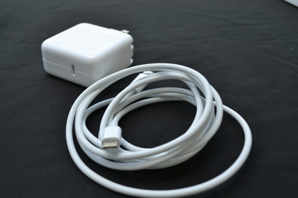 Apple MacBook Air M1 Gold Review - 30 watt charger